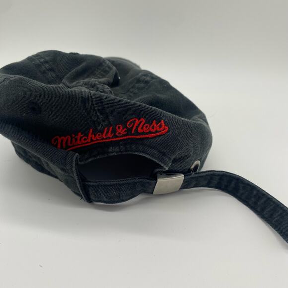 Mitchell & Ness Men's Black Chicago Bulls Chicago NBA Adjustable Cap Hat - Picture 4 of 9